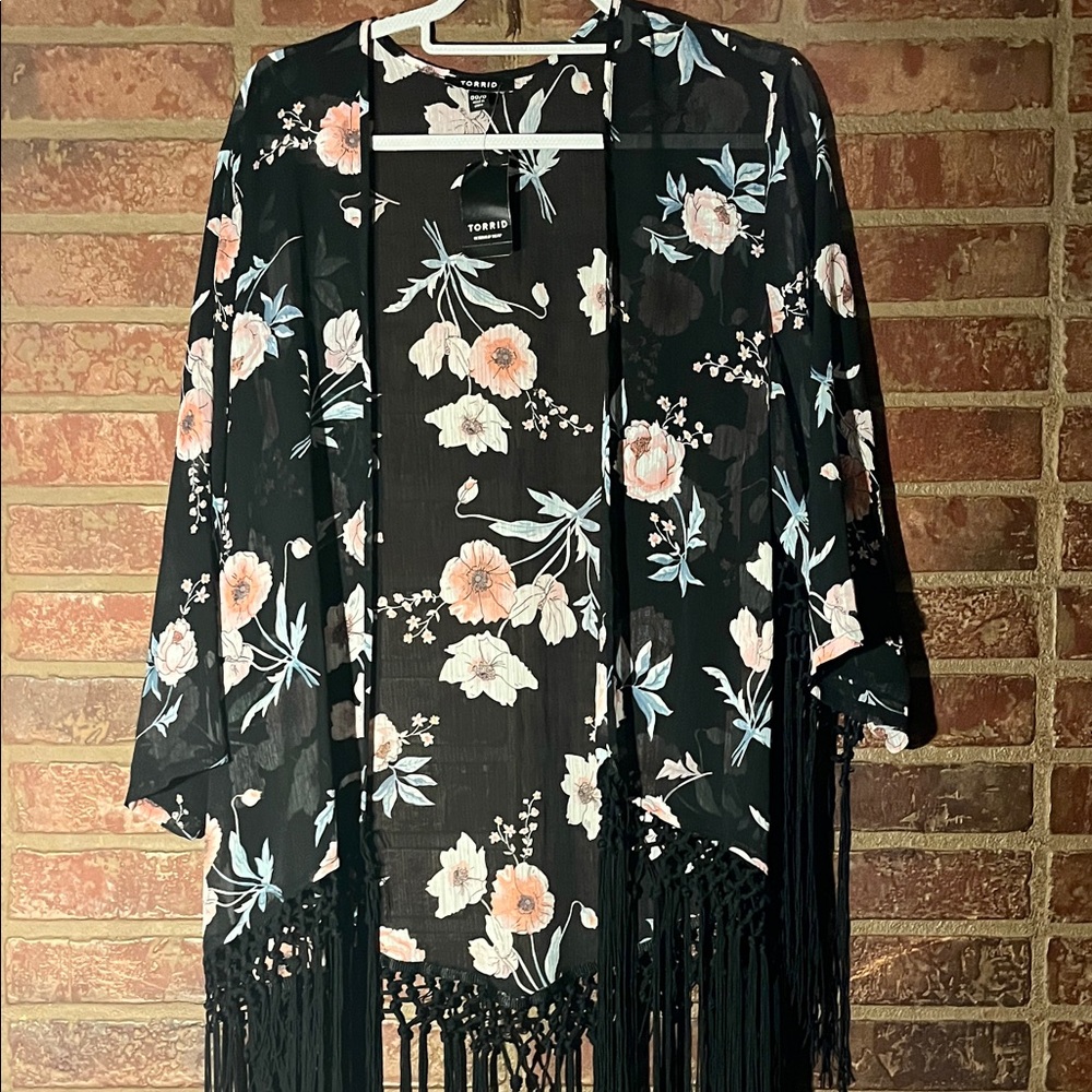 3/$20. NWT TORRID Kimono 00/0